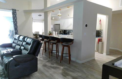 Villa Varona Resort, Heated Pool, Ping-Pong, Pool Table, Fire Pit and Pergola - Foto 28