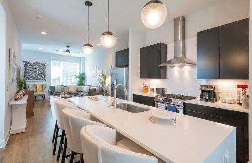 Luxury Townhome Skyline Views Mins To DT - Foto 6