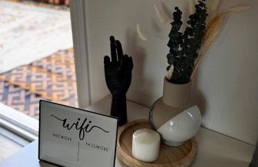 Modern Downtown Escape Sleeps 10 - Foto 28