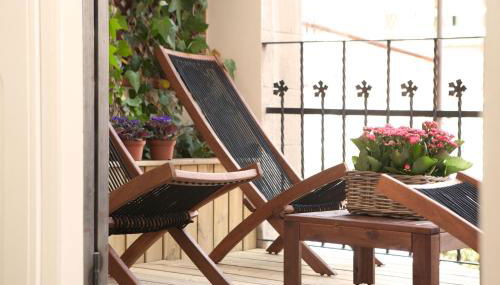 Casanova Charm 4BDR Apartment - Photo 2