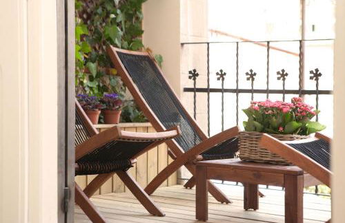 Casanova Charm 4BDR Apartment - Photo 2