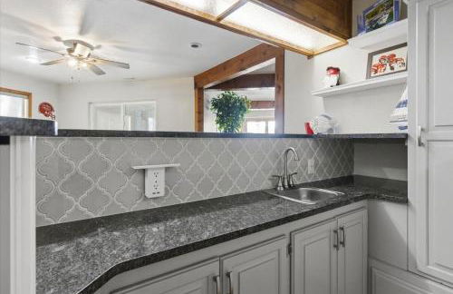 Lakefront Home w/ Private Dock, Slip, Kayaks & Paddleboards at the 7mm - Foto 22