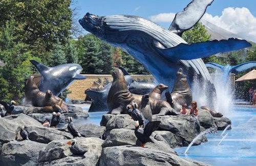 Modern Townhome Near Downtown walk to CWS! - Foto 31