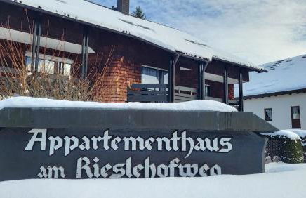 Schwarzwaldmarie in Titisee mit Badewanne Sonnenbalkon TG-Stellplatz Küche - Foto 16