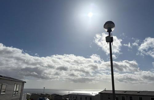 3 Bedroom, Sleep 6, Wi-Fi, Decking, Sea-View, Parking - Photo 13