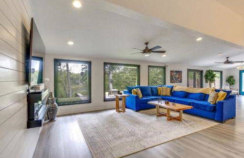 Riverfront Appleton Home with Pool and Boat Dock! - Foto 6