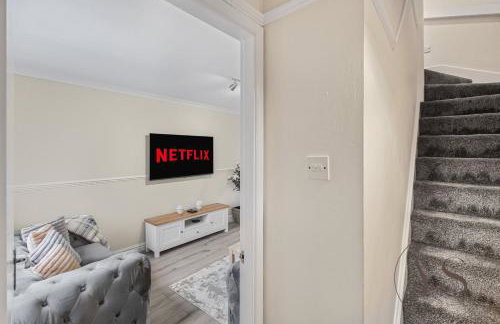 Group-Friendly 3BR Near Dudley + Parking - Foto 46