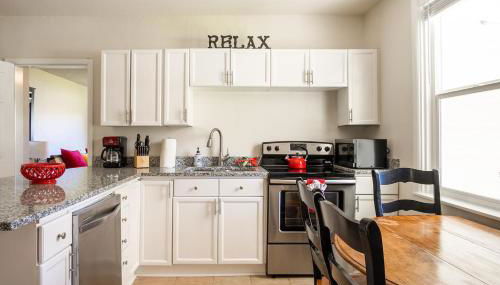 Heritage House-Skiing close,Walk to Main St,Roomy - Foto 2