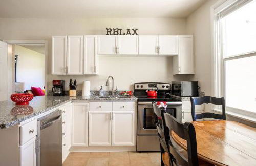 Heritage House-Skiing close,Walk to Main St,Roomy - Foto 2