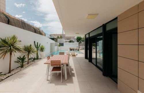 Grand Villa with Pool - Foto 45