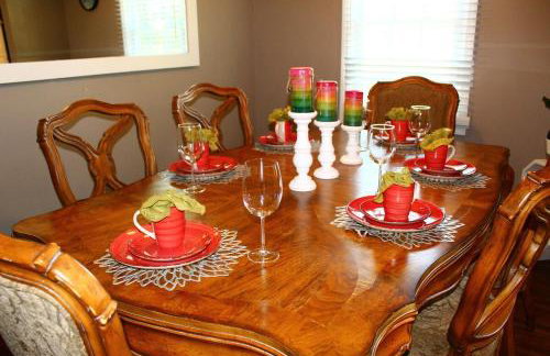 Cozy, Relaxing 4-Bedroom House in Forest Park - Foto 28