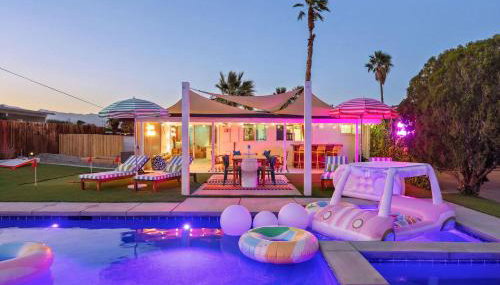 Desert Glow Getaway - Pool - Lounging - Backyard Games - Foto 5