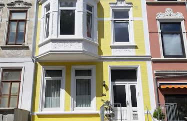 Gemütliche Wohnung mit geteiltem Essbereich am Rande des Bremer Viertel - Photo 1