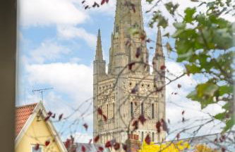 Picture Perfect Location Stunning 2 Bedroom Apartment with parking - Foto 1