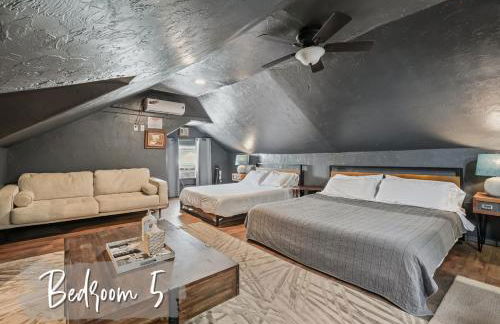 5BR Home 3 min to Paseo Arts #04 - Photo 24