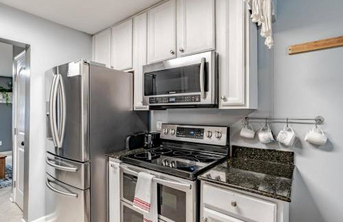 Sunny Midtown Cottage- Midtown Mobile - Photo 4