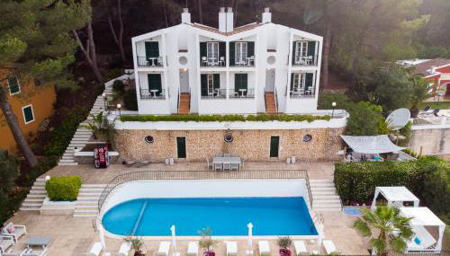 The Desmais - Foto 1