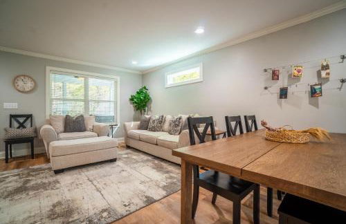 Par-Tee Haus I- Game Room & Hot Tub-Walk to Helen - Foto 37