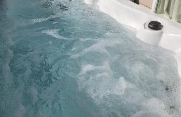 Valley View with a luxurious hot tub - Foto 45