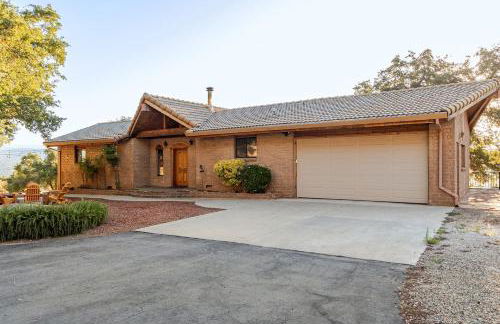 NEW LISTING, Near Yosemite South Gate entrance and town, King bed, Hot Tub, BBQ, Firepit & Mountain Views - Foto 46