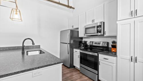 Brick & Bed Riverfront Lofts, PC 101 - Photo 3