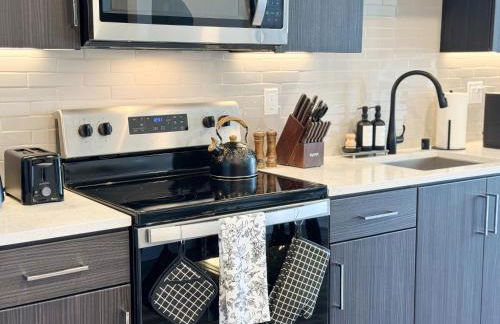 Modern 1BR Apartment with Pool, Hot Tub and Gym Access 10mins to Universal Studios - Foto 25