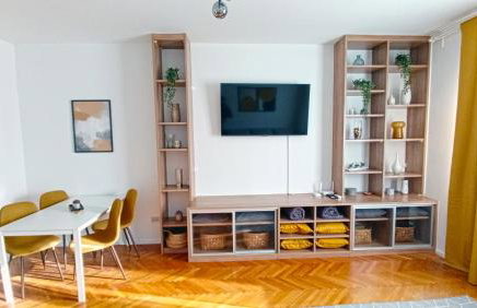 Home Run Apartment - Photo 10