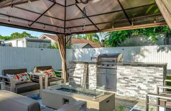 Family Fun Backyard Oasis Hot Tub Games BBQ - Foto 17