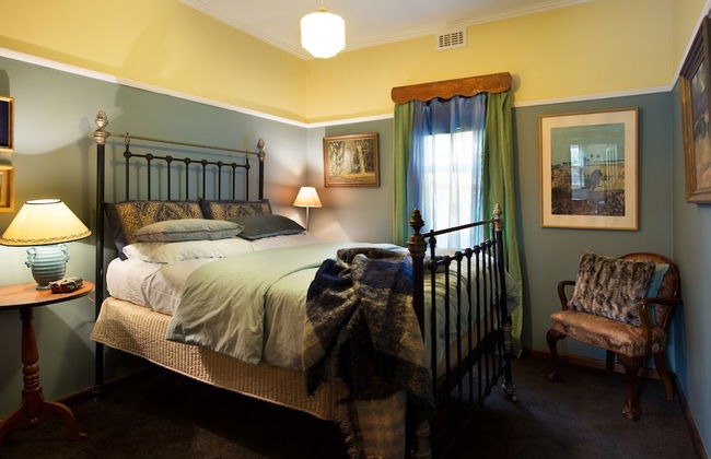 The Raglan - Photo 4