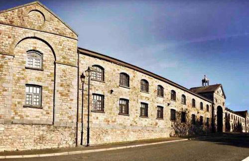 Bee Hive Merthyr Tydfil - Photo 19