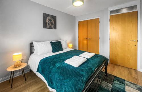 Stylish Apartment Near Heathrow, Skyline Views - Foto 25