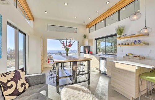 Luxe, Modern Studio with Sweeping City Views! - Foto 1