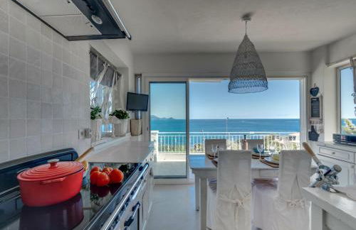 Luxury Villa with Jacuzzi in Les Issambres - Foto 2