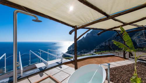 VILLA LA TAGLIATA spectacular jacuzzi tub amazing view and private parking garage - Photo 5