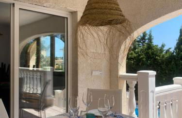 Agradable Villa con piscina y vistas al mar - Photo 8