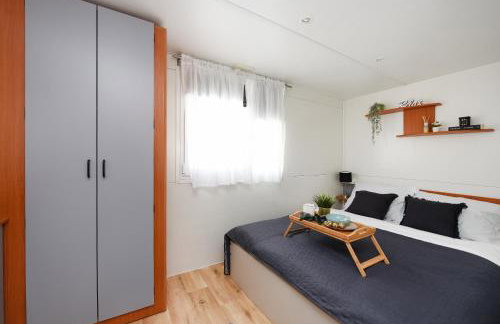 MIA mobile home with jacuzzi - Photo 25