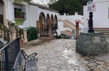 Modern Apartment in Benahavis Village Centre with Underground Parking - Photo 56