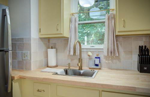 The Zen Den Peaceful Cottage with Mountain Views - Foto 12