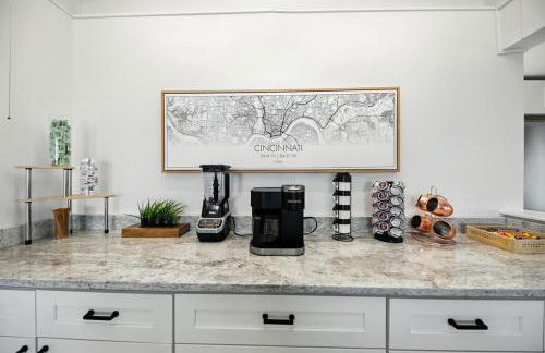 Mt Adams Lookout with Best City View and Parking - Foto 18