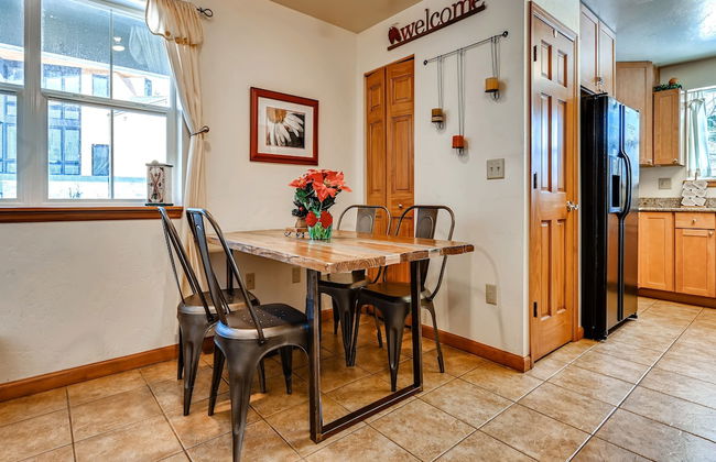 Streamside Lane Condos by CRMR - Foto 16