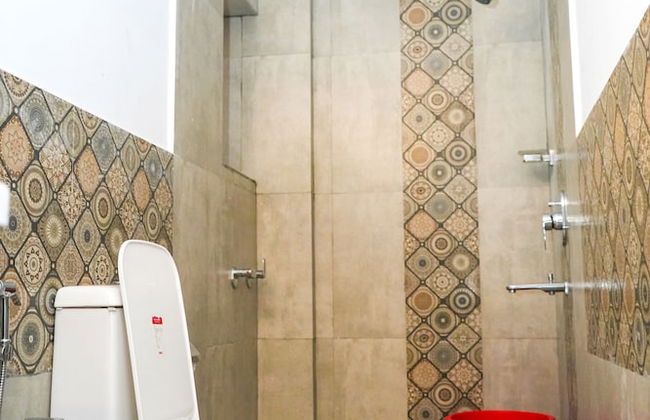 RENTON MANOR BY JOY STAYS - Photo 6