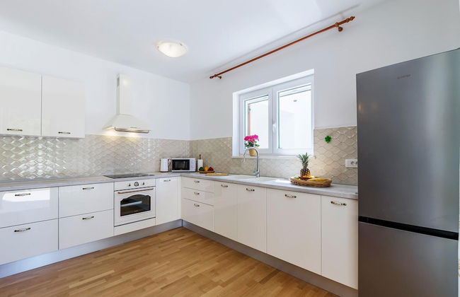 Large Holiday Home With Swimming Pool - Foto 10