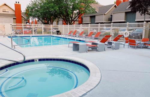 King Bed * Extensive Cleaning Protocol *Downtown - Foto 14