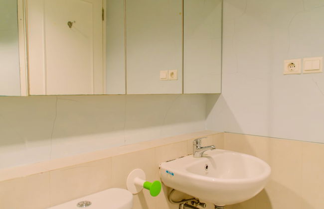 Fancy and Nice 1BR Apartment at Silkwood Residence - Photo 14