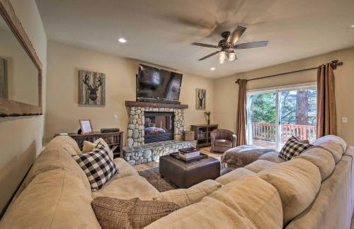 Sugar Bear Lodge with Game Room - 5 Mi to Village! - Foto 25