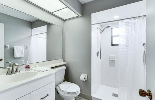 Village des Pins Sarasota 2BR Condo with Pool - Foto 10