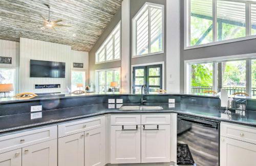 Outdoor Entertainment Space Home in McQueeney - Foto 8