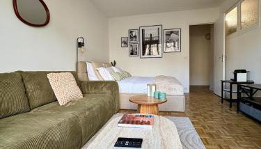 Typical Parisian apartment with balcony, Eiffel Tower - Foto 3