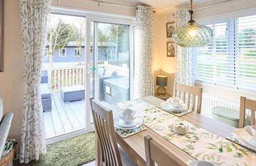 The Yorkshire Burrow Lodge with Hot Tub - Foto 3