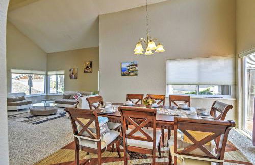 Waterfront Discovery Bay Home Outdoor Bar and Dock - Foto 8